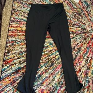 Black yoga pants